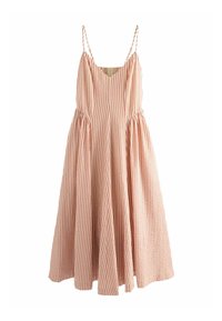 Robe à rayures roses et blanches avec de fines bretelles réglables, un décolleté en V et une silhouette en A avec des fronces à la taille.