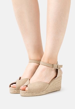 Castañer Scarpe con plateau - sand