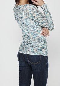 Koroshi Sweter