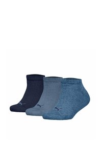 Drie paar enkelsokken in navy en blauwtinten. Het materiaal heeft een ribbelstructuur en een geborduurd logo in een contrasterende kleur.