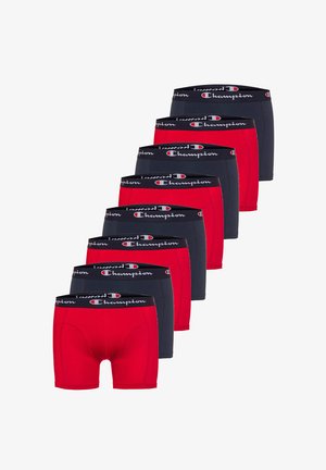 Sieben Boxershorts für Männer in abwechselndem Rot und Dunkelgrau, jeweils mit einem schwarzen Bund, der das Champion-Logo in Weiß und Rot zeigt.