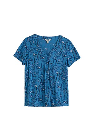Blaues Kurzarm-V-Ausschnitt-Shirt mit dunkelblauem und weißem Blumenmuster, flach auf einem weißen Hintergrund ausgelegt.