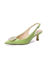 Décolleté verde in pelle con punta affusolata, decorato con una spilla circolare di strass, caratterizzato da un tacco medio e una superficie liscia.