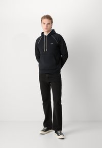 Thumbnail Image 6