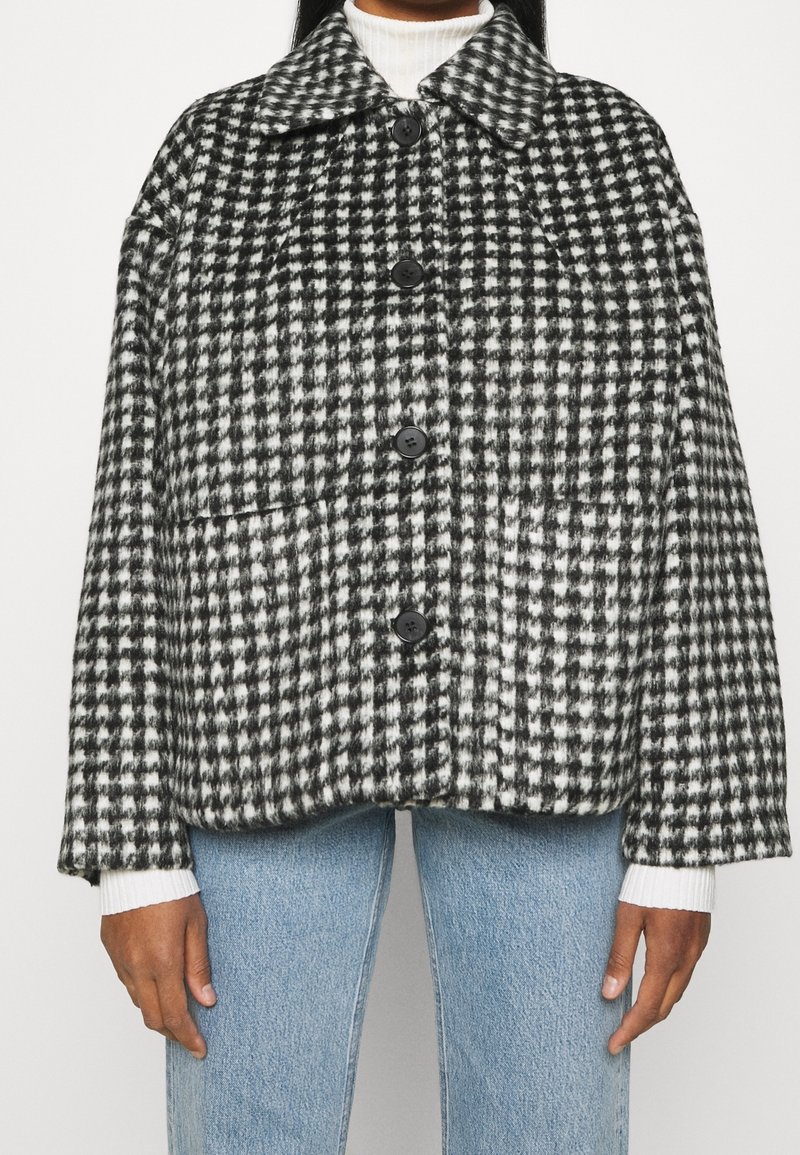 Monki Allvädersjacka - black