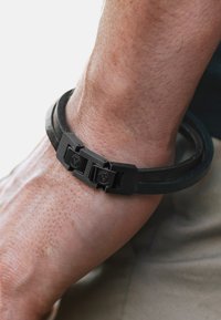 LUCLEON ROY - Armbånd - black