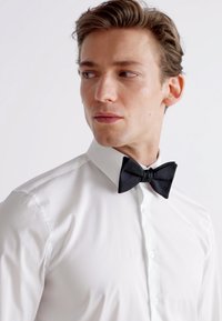 HUGO BOW TIE DRESSY - Peteliškė - black