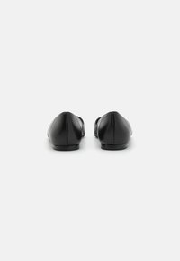 HUGO MARIDIA - Ballerine - black