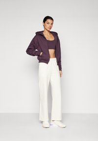 Fabletics COZY FULL ZIP HOODIE - Mikina so zipsom - deep plum