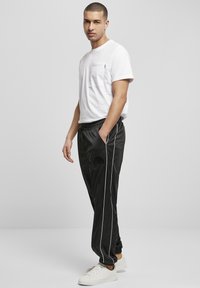 Southpole Jogginghose - black
