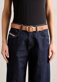 LEATHER - Pásek - coganc