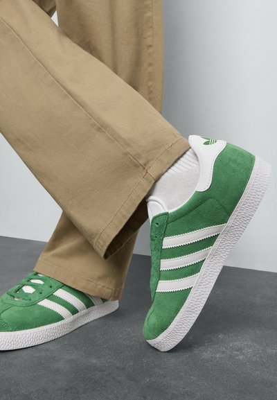 adidas gazelle silver green womens Adidas Gazelle Indoor Collegiate Green Lucid Pink  Newcop