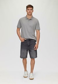 QS MID RISE - Short en jean - anthrazit