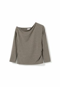 Garšā piedurkņu tops muted olīvzaļā krāsā, izgatavots no mīksta, viegla auduma ar drapēta izgriezuma un sānu rušinājuma detaļām.