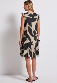 Street One GEMUSTERTES - Vardagsklänning - grau