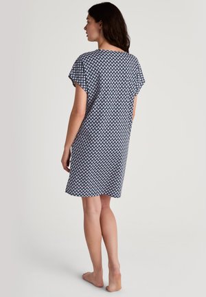 Navyblaues Kurzarmkleid aus weichem Stoff mit einem Rautenmuster. Lockere Passform mit rundem Ausschnitt und knielanger Schnitt.
