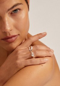 Thumbnail Image 2
