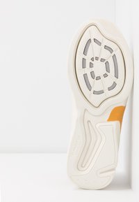 Tamaris Pure Relax LACE-UP - Baskets basses - white/saffron