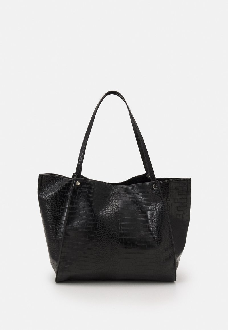 Mustat krokotiili-lookilla varustettu olkalaukku, jossa on kaksi olkahihnaa, avoin yläpää ja näkyvät saumat. Sileä pinta ja jämäkkä muoto.