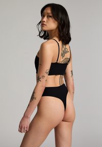 Thumbnail Image 3