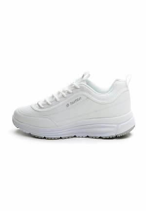 Trainers - white