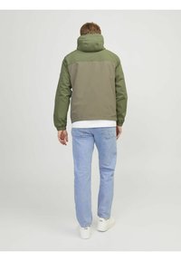 Jack & Jones Overgangsjakke - oil green