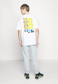 Nike Sportswear AIR TEE - Print T-shirt - white