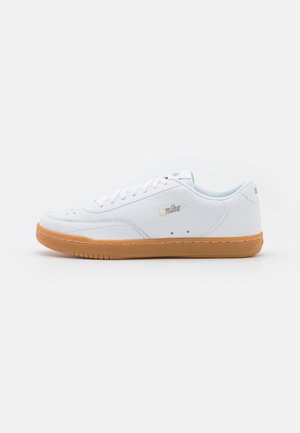 COURT VINTAGE UNISEX - Sneaker low - white/fossil enigma stone/light brown