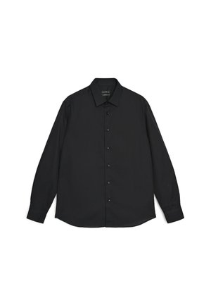 Camicia nera a maniche lunghe con colletto appuntito e bottoni, distesa su uno sfondo bianco.
