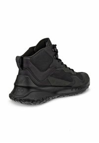 Sneakers alte nere in tessuto testurizzato, con suola in gomma e sistema di allacciatura rinforzato. Presentano dettagli in rete per la traspirabilità.
