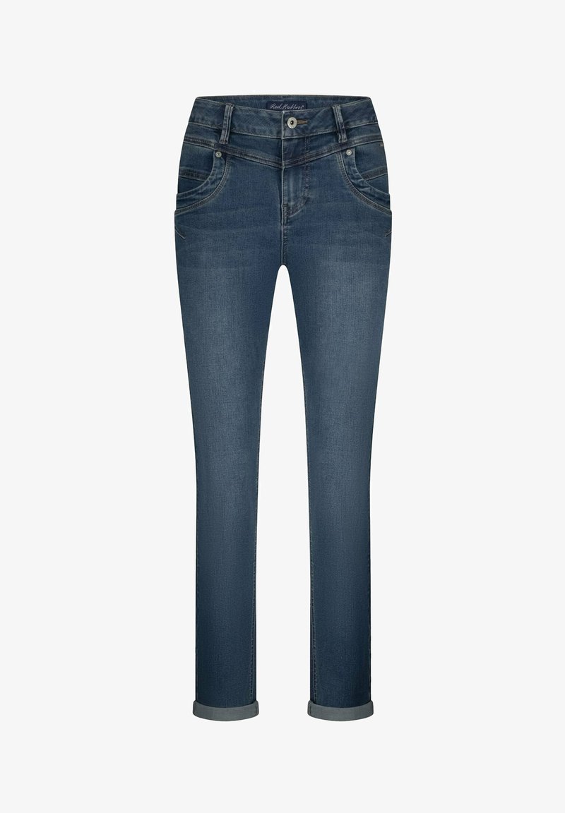 Donkerblauwe denim jeans met een slim fit, voorzien van een knoopsluiting, riemlussen en opgerolde boorden. Subtiele wassing en voorzakken.