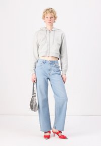Abercrombie & Fitch Curve Love High Rise 90s Relaxed Jean - Wide Leg - med/light
