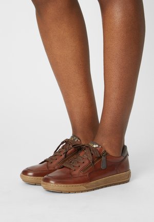 Jana, Baskets basses - cognac