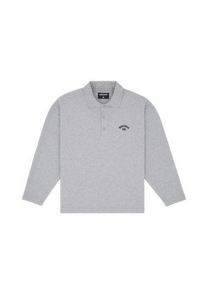 Grijze polo met lange mouwen van katoen, met een klassieke kraag, een drieknoopsluiting en een klein zwart logo op de borst.