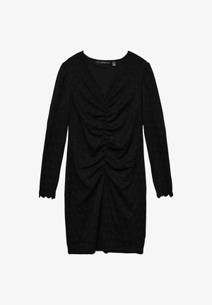 Černé šaty s dlouhými rukávy, detaily na přední straně s řasením, texturovaná tkanina se vzorem srdcí a s lemováním rukávů ve tvaru vlnky.