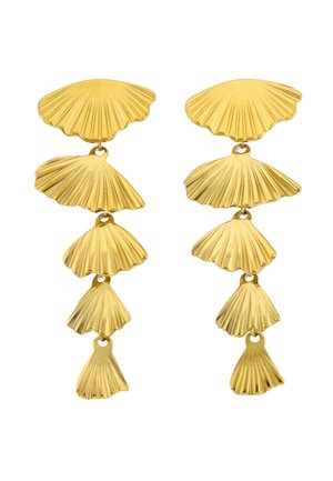 Aranyszínű fülbevalók, öt összekapcsolt kagylóhéj-formájú szegmenssel, amelyek lógó, rétegezett dizájnt alkotnak.