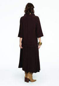 YOEK Langærmet T-shirt - brown