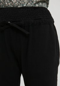 Fransa FRFXSUSANN - Träningsbyxor - black