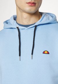 Ellesse Jersey con capucha - light blue