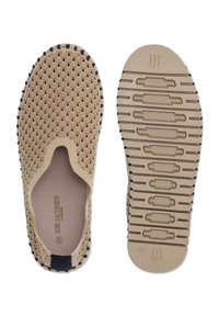 Beige instapschoen met een gekarteld patroon, zwarte stiksels rondom de randen, en een geribbelde rubberen zool met het logo "IJH" en maat 39 erin geÃ«mbosseerd.