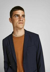 Jack & Jones JJEBASIC CREW NECK NOOS - Strickpullover - umber