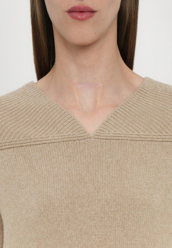 V NECK YOKE DETAIL JUMPER - Jumper - sand4