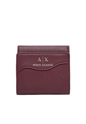 Portafoglio in pelle testurizzata bordeaux con un accento curvo, caratterizzato dal logo "A X" e dalla scritta "ARMANI EXCHANGE" in rilievo sul davanti.
