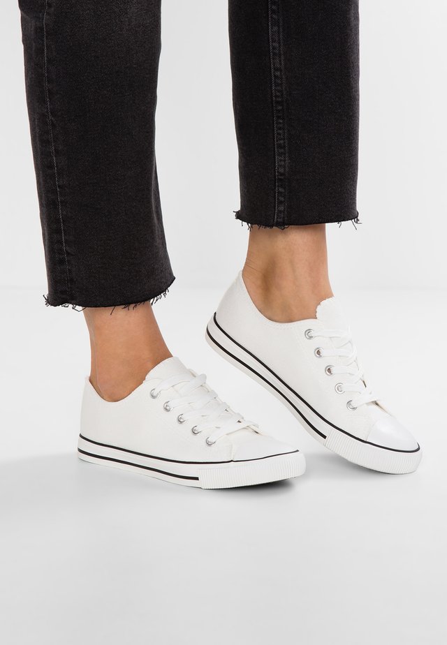 MARKED TOE CAP TOP UP - Sneakers laag - white