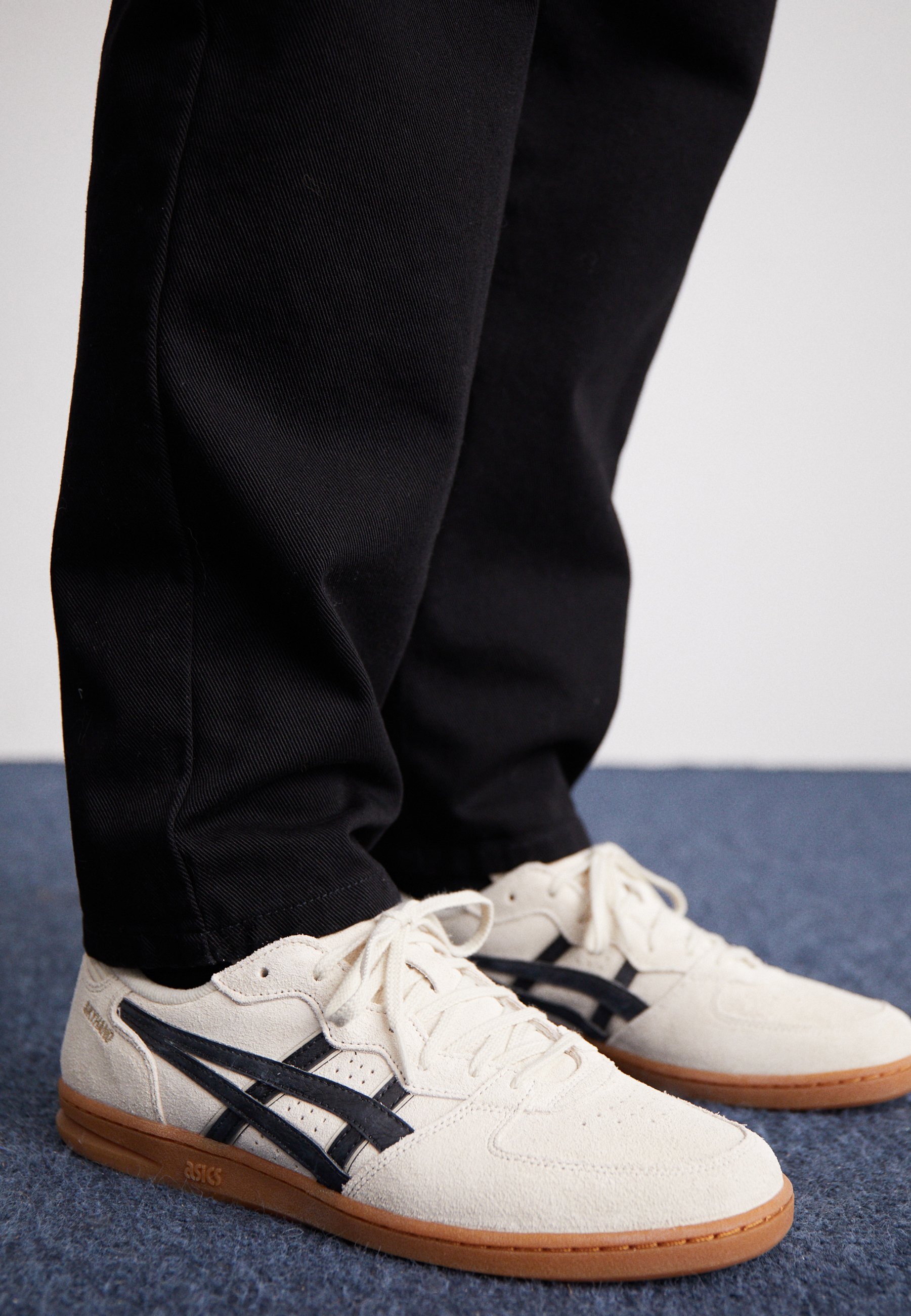 asics ★ SKYHAND OG 25cm ASICS SportStyle SKYHAND OG UNISEX - Sneakersy niskie/beżowy