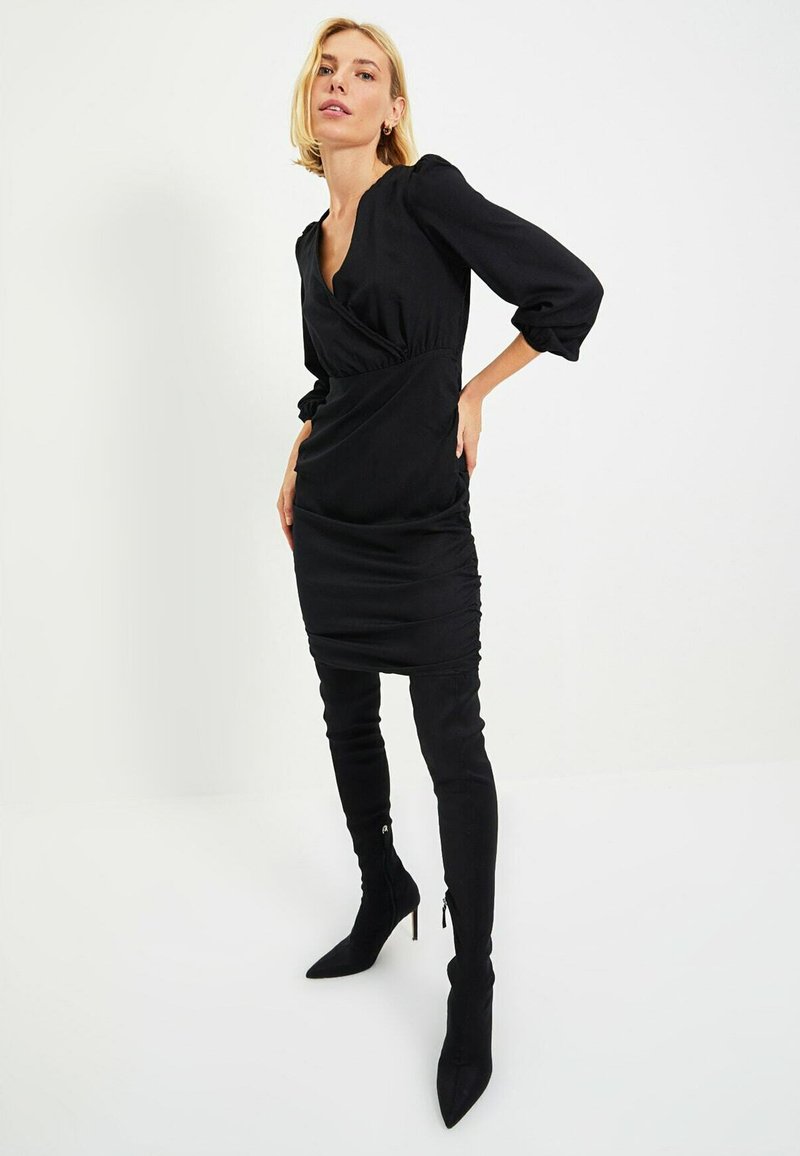 Trendyol Etui-jurk zwart