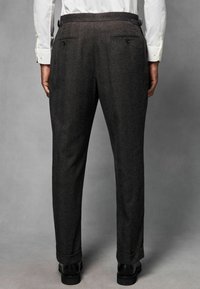 Next HERRINGBONE - REGULAR FIT - Öltönynadrág - brown