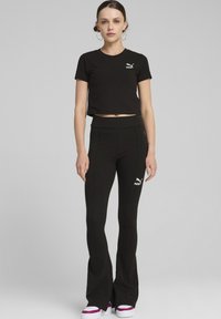 Puma CLASSICS - Pamata T-krekls - black