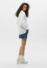 PULL&BEAR - Paitapusero - white - 3