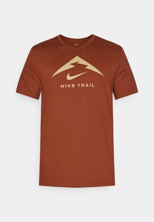 Nike Performance TEE TRAIL LOGO - Sports T-shirt - cinnamon/parachute beige